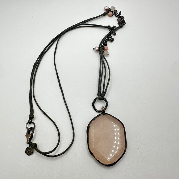 Silpada Designs Necklace N2190. Quartz, Pink Soapstone, Pearl. 24" long - Picture 5 of 8